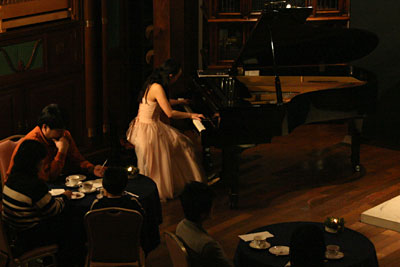 101224-3.jpg 101224-3.jpg