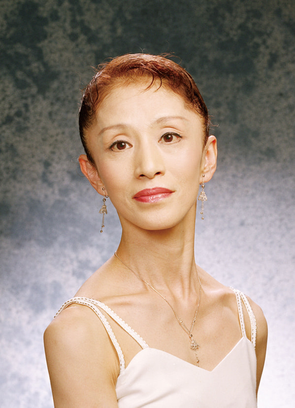 川口 ゆり子 YURIKO KAWAGUCHI