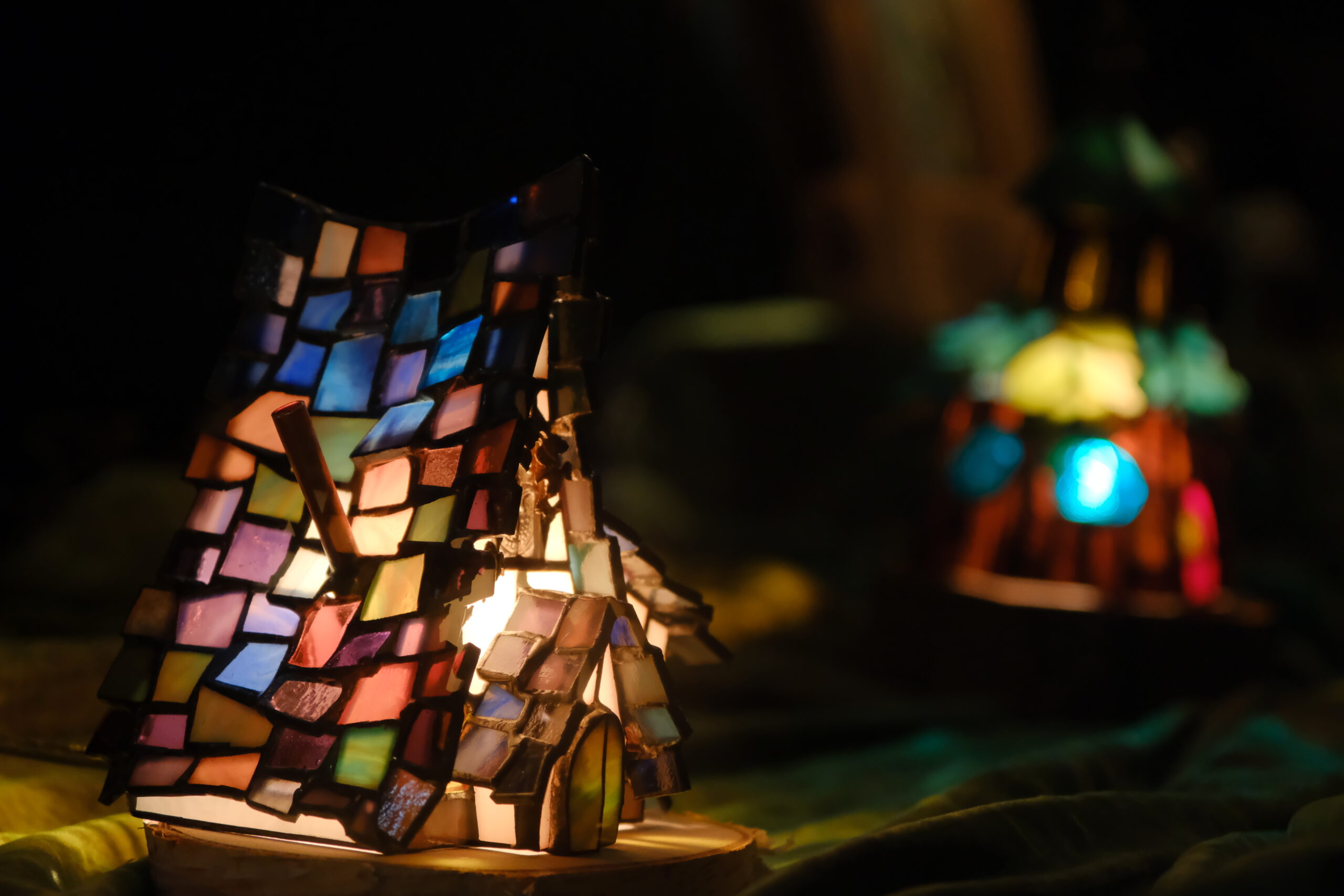 ステンドグラス展 greetings from KIYOSATO ～katto ikkuna〜 | 萌木の村